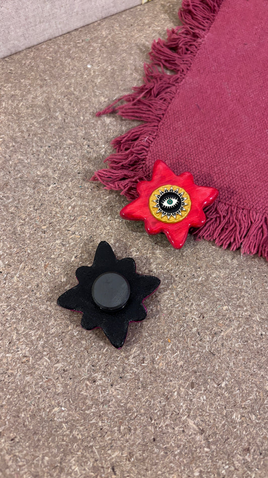 Magnet Rouge Oeil Protecteur