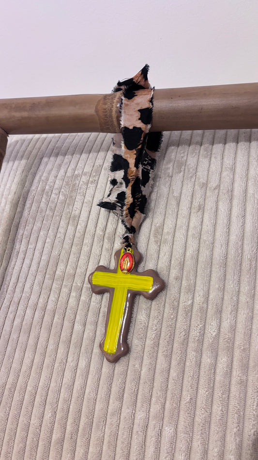 Suspension Murale Croix Bicolore Jaune