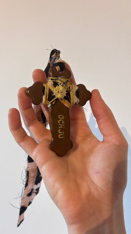 Suspension Murale Croix Chocolat "OCHJU"