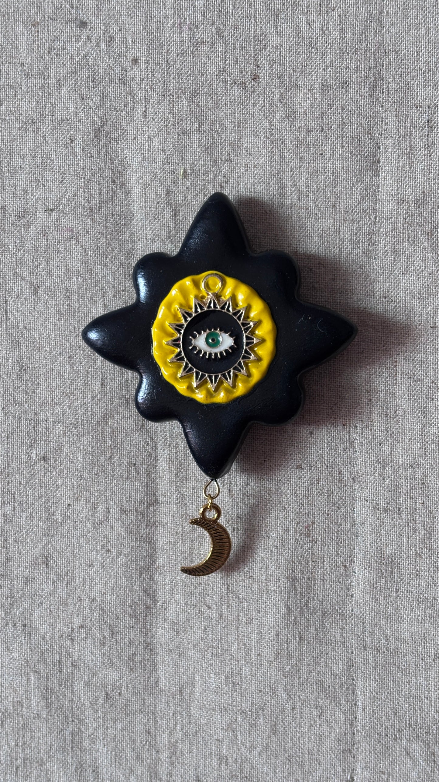 Magnet Noir Oeil Jaune & Lune