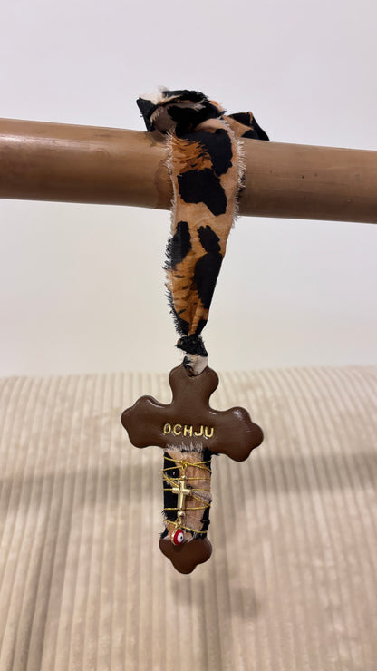 Suspension Murale Croix "OCHJU"