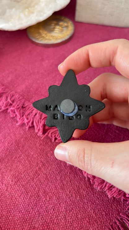 Magnet Noir Croix Lila