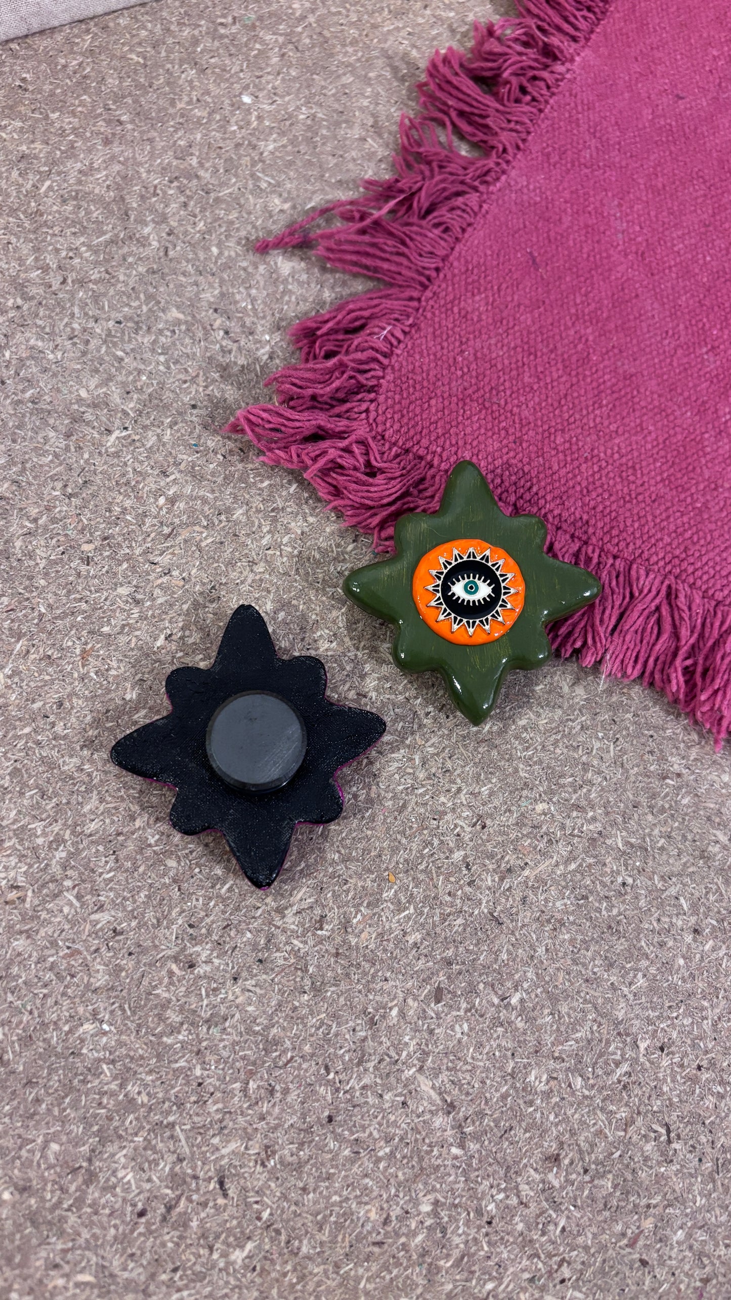 Magnet kaki Oeil Protecteur