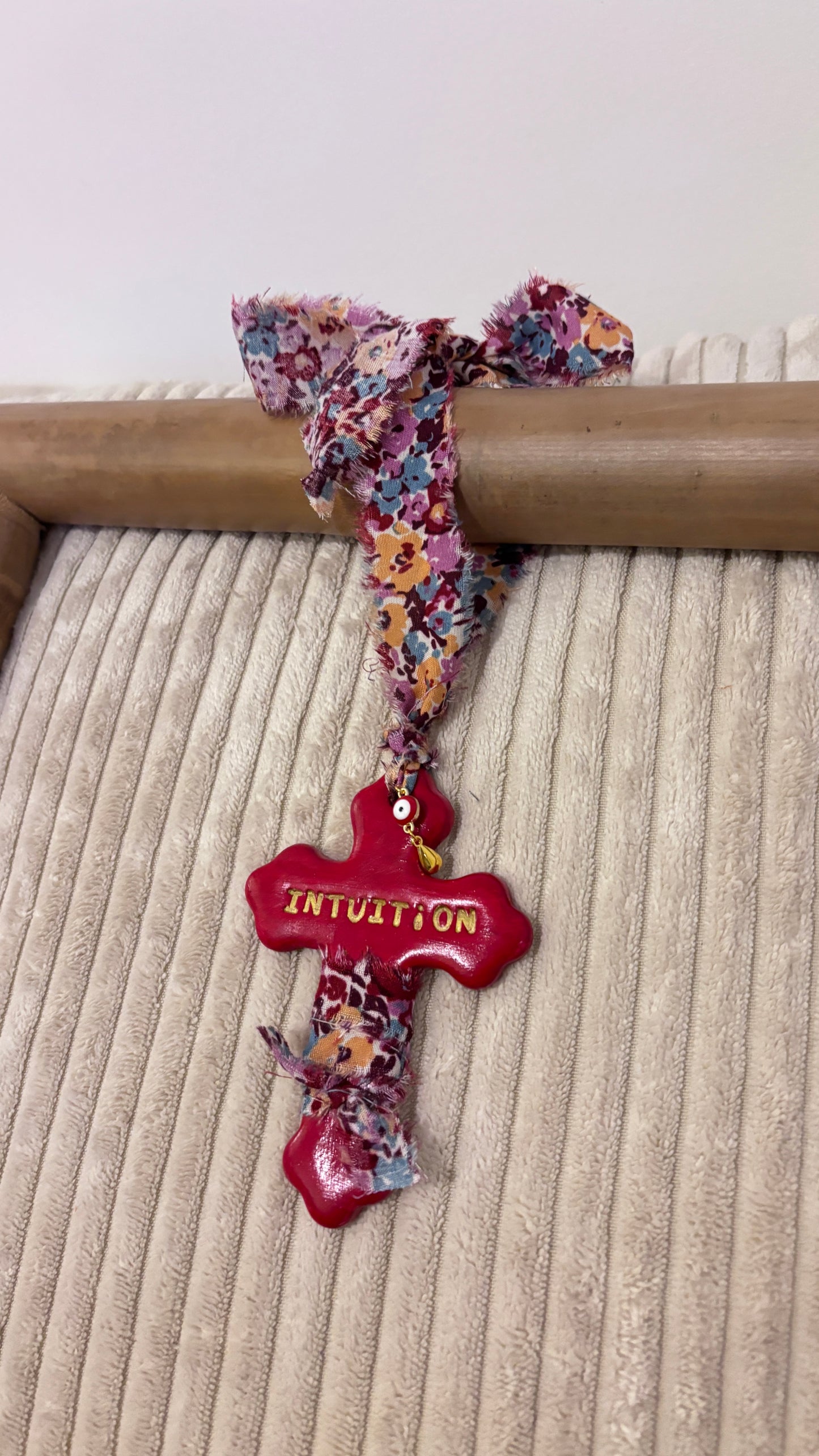 Suspension Murale Croix "INTUITION"
