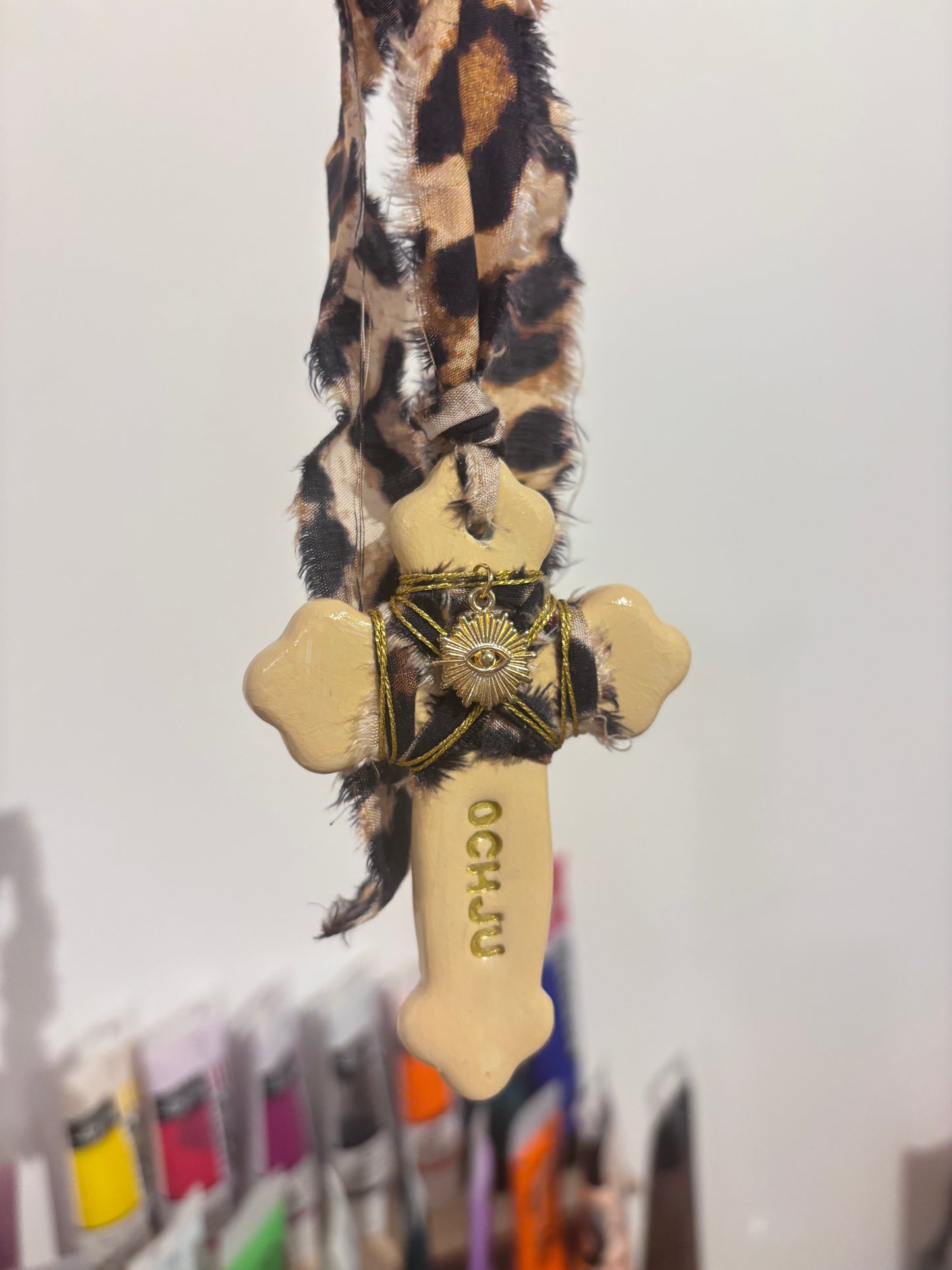 Suspension Murale Croix Beige "OCHJU"